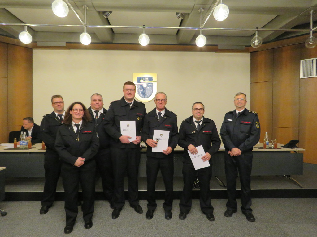 18122025_ehrenabend_fw_simmerath_nadeln_in_gold_und_silber_bild4