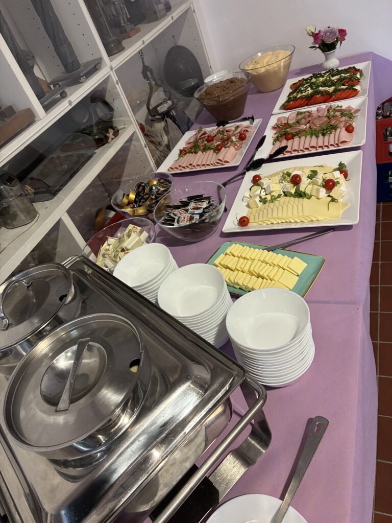 20261011_Frauen_Feuerwehr_Netzwerk_in_Alsdorf_Herzogenrather_Str100_Buffett